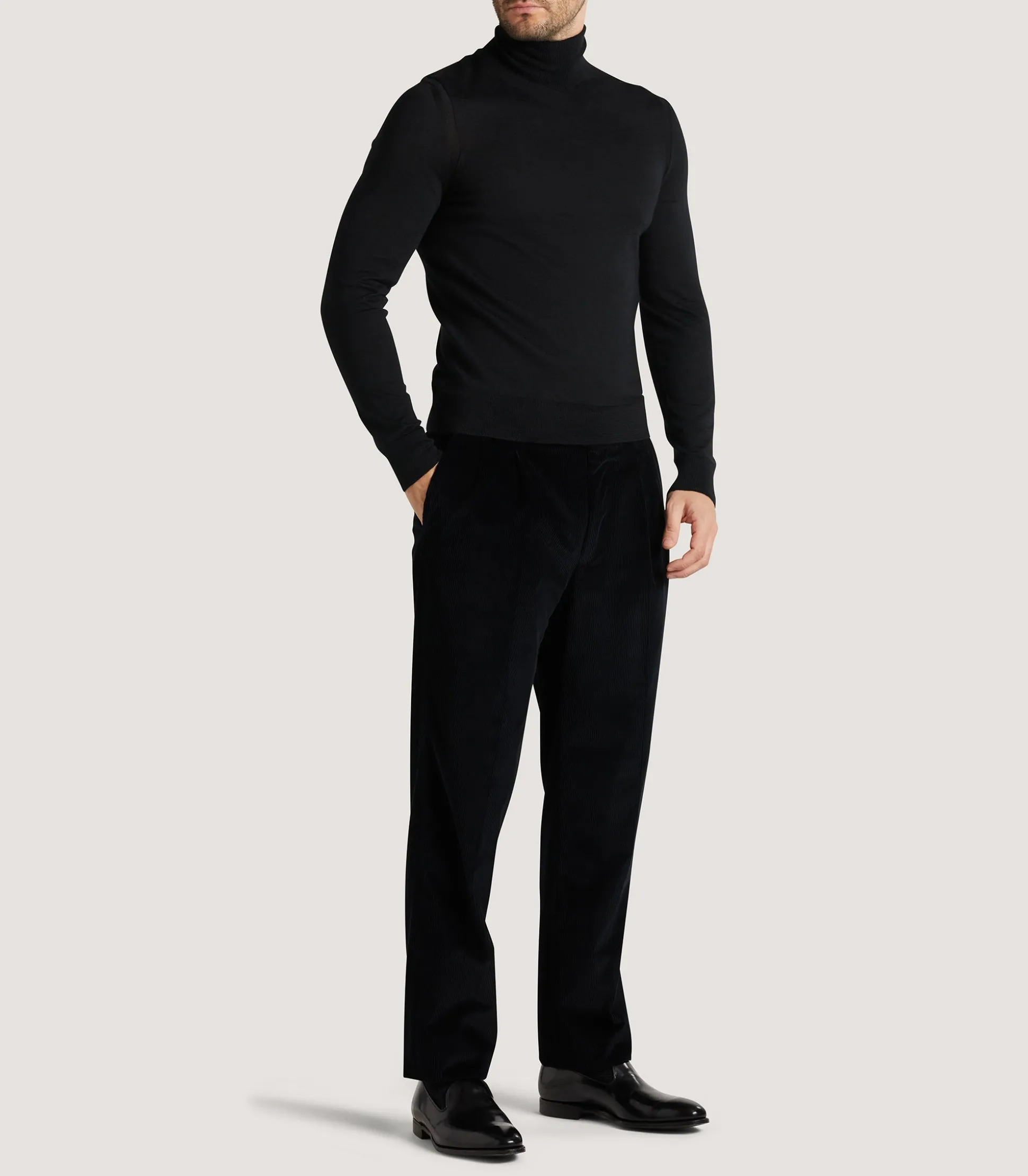 Purdey Men's Extra Fine Worsted Cashmere Seamless Turtleneck In Black
