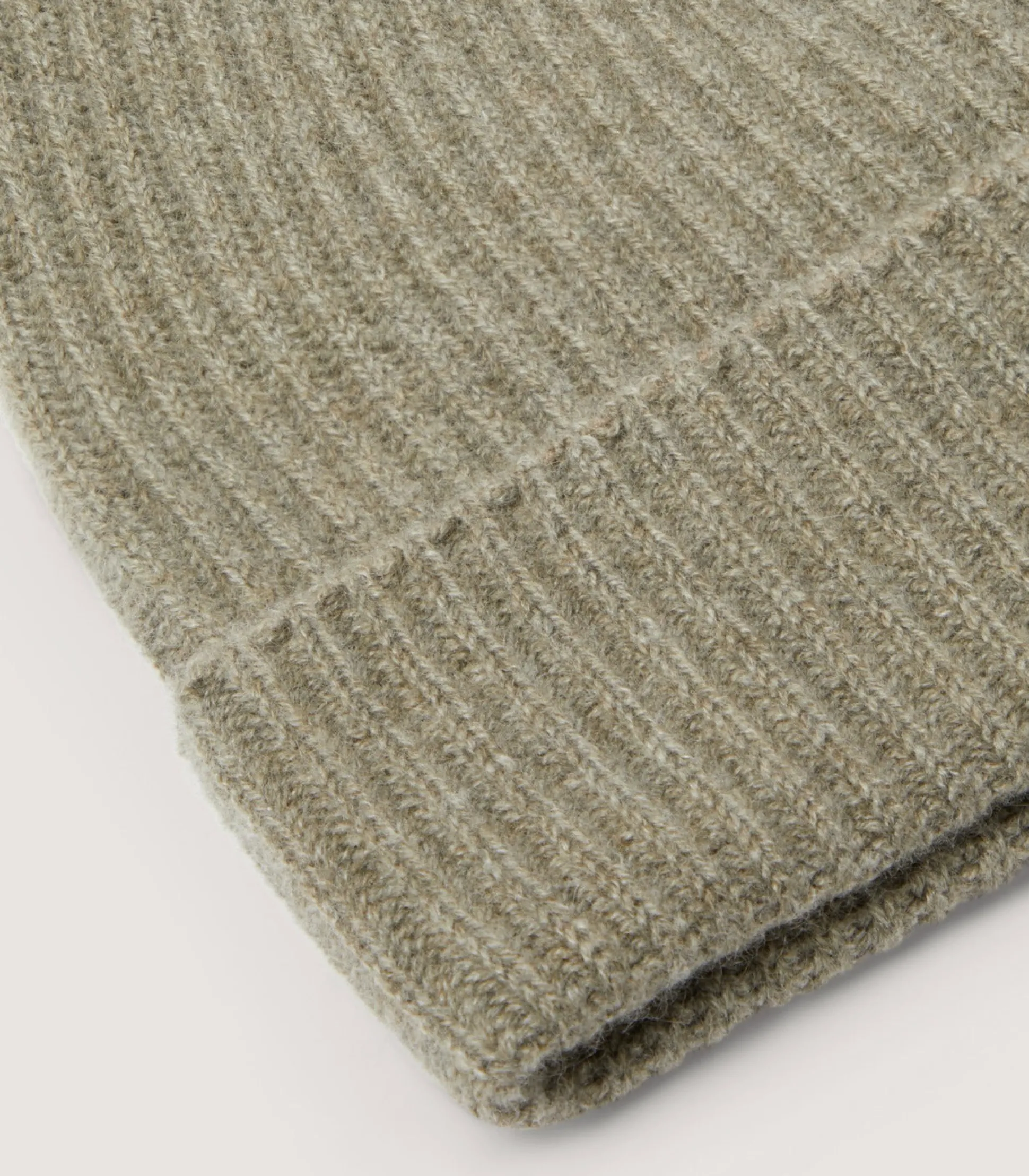 Women Purdey Unisex Ribbed Cashmere Beanie in Sage